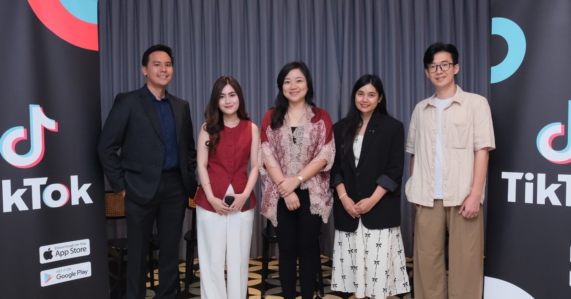 Gracia Monica (Tengah) saat acara konferensi pers TikTok Food Festival 2025 (Sumber Foto: TikTok) Gracia Monica (Tengah) saat acara konferensi pers TikTok Food Festival 2025 (Sumber Foto: TikTok)