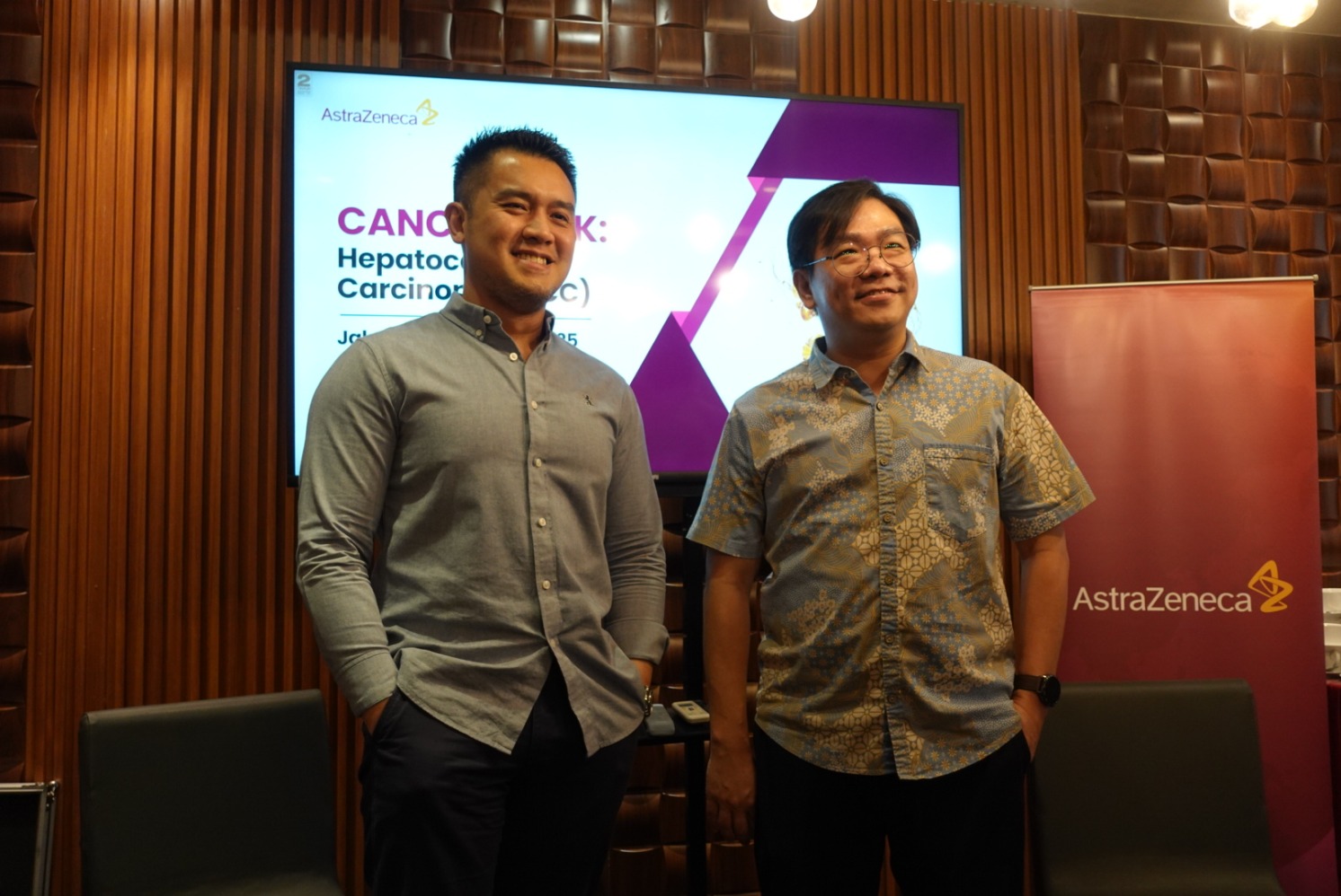 Dr. Jeffry Beta Tenggara, Sp.PD-KHOM, Spesialis Penyakit Dalam Sub Spesialis Hematologi Onkologi Medik  dan Dr. Feddy – Medical Director, AstraZeneca Indonesia (Sumber gambar: Chelsea Venda/Hypeabis.id)