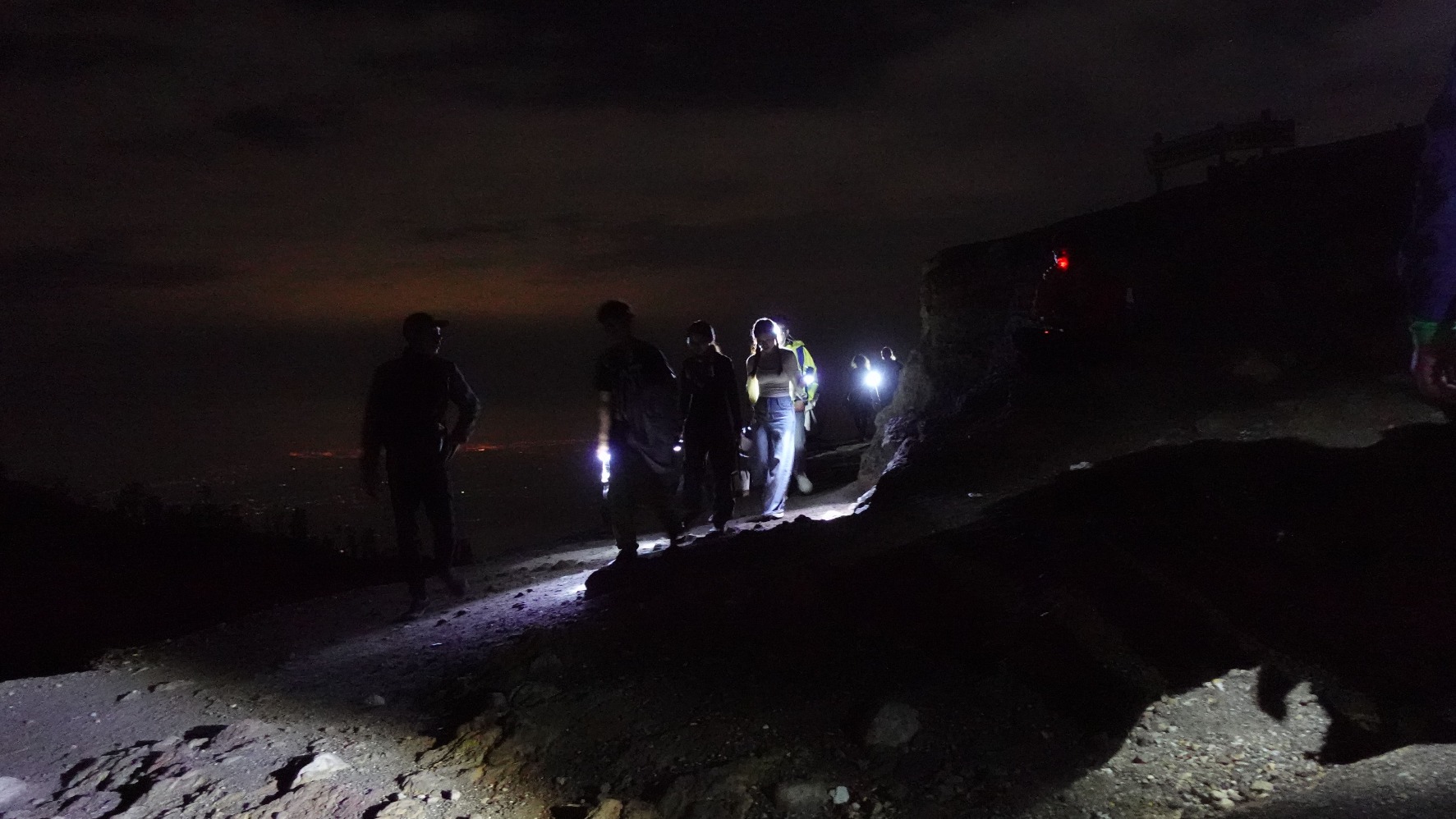 Pendakian Gunung Ijen (Sumber gambar: Chelsea Venda.Hypeabis.id)