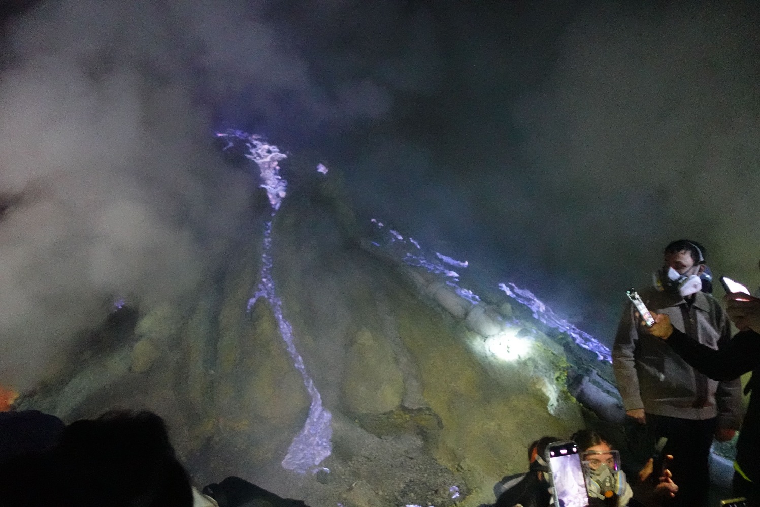 Pendakian Gunung Ijen (Sumber gambar: Chelsea Venda.Hypeabis.id)