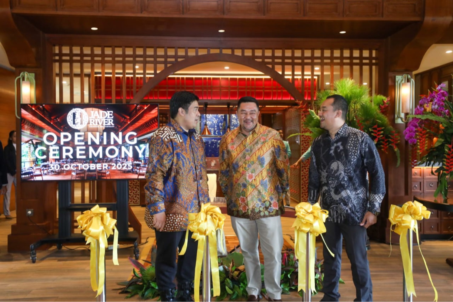 Adi Satria - Senior VP Operations and Government Relations Accor Indonesia & Malaysia  Feri - Owner Representative dari PT Bangun Loka Indah  Adrian Tumbelaka - GM in charge of Pullman Ciawi Vimala Hills