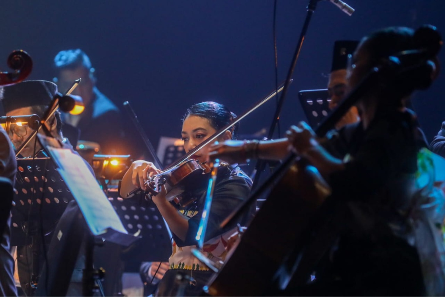 Jakarta Philharmonic Orchestra berhasil menampilkan pagelaran Perayaan Kebangsaan “Satoe Indonesia” dengan kesan yang menggugah di Taman Ismail Marzuki, Sabtu (8/11/2025) (Sumber gambar: Bisnis Indonesia/Abdurachman) Jakarta Philharmonic Orchestra berhasil menampilkan pagelaran Perayaan Kebangsaan “Satoe Indonesia” dengan kesan yang menggugah di Taman Ismail Marzuki, Sabtu (8/11/2025) (Sumber gambar: Bisnis Indonesia/Abdurachman)
