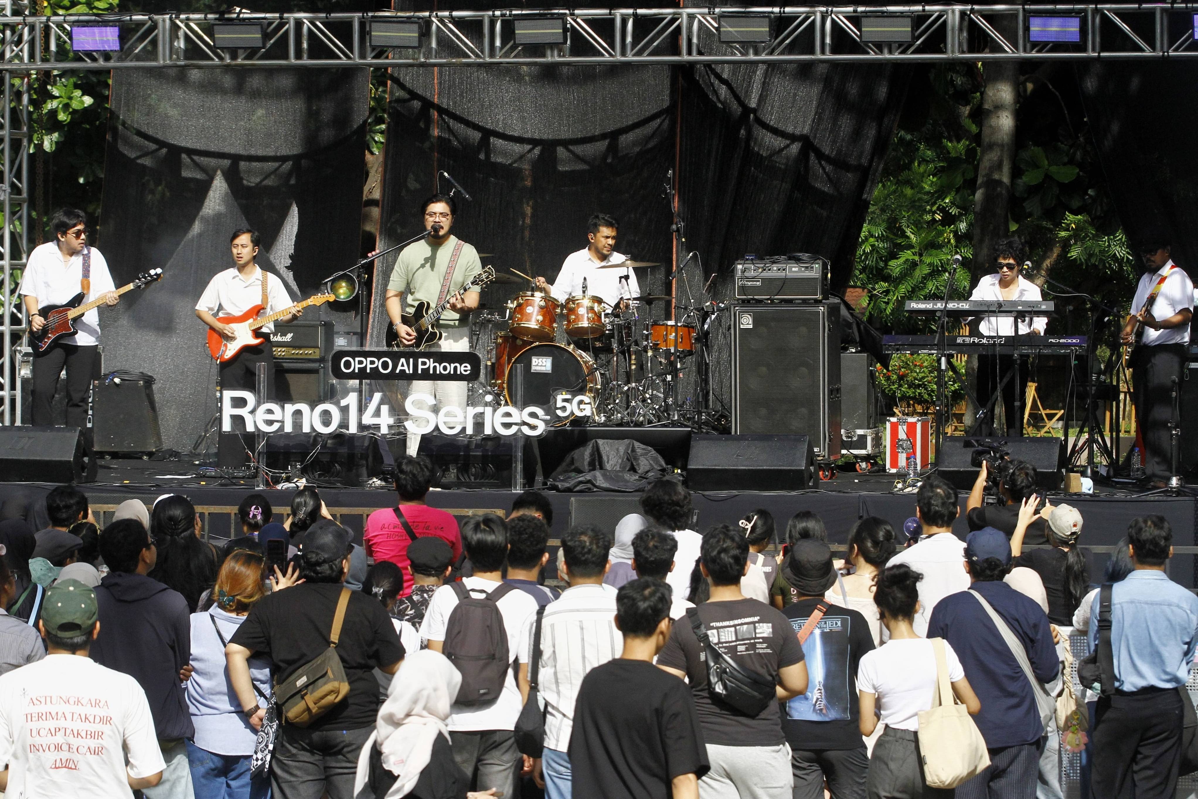Bilal Indrajaya di Jazz Goes to Campus, Minggu (9/11/2025). (Sumber foto: Hypeabis.id/Eusebio Chrysnamurti)