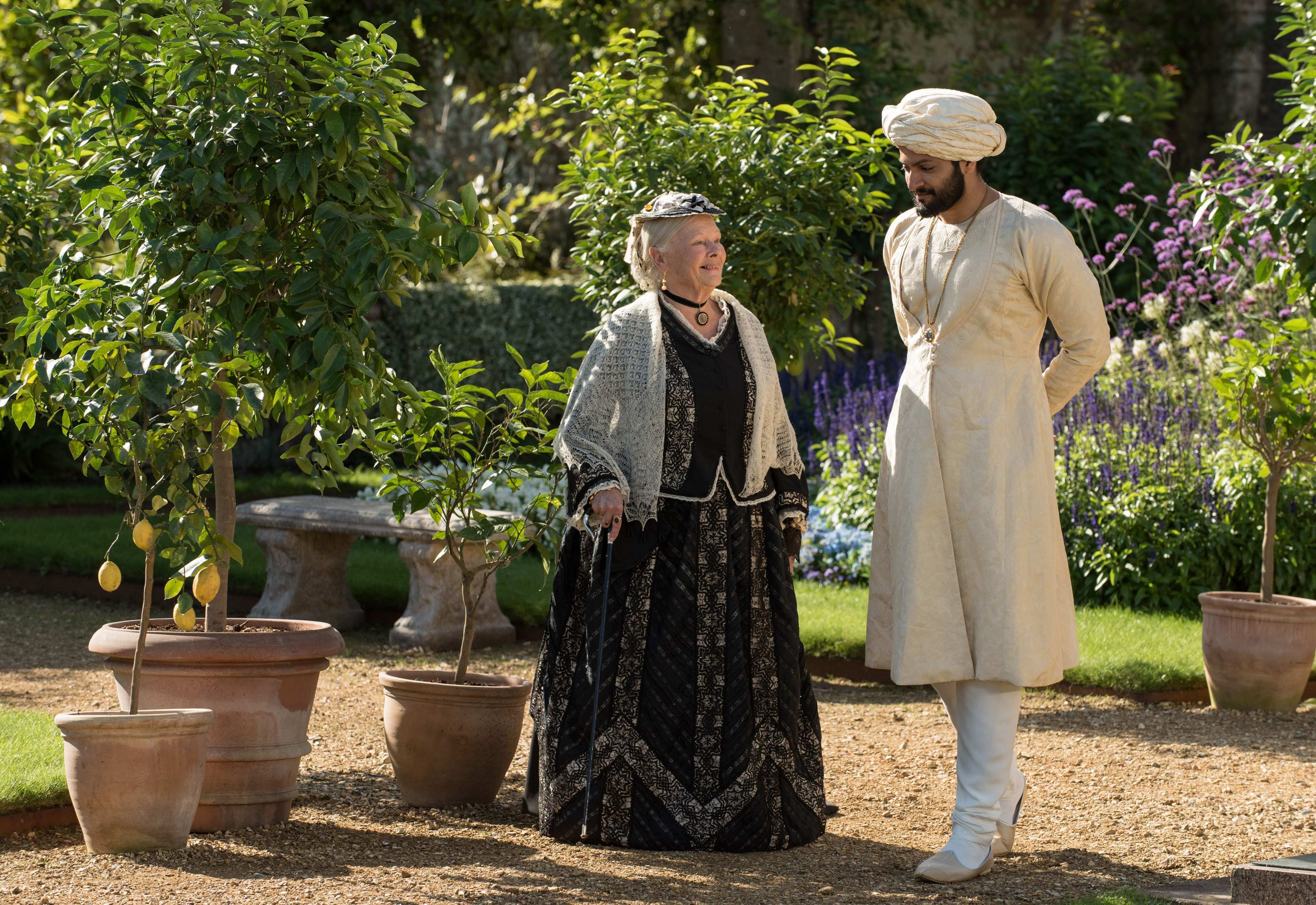 Victoria & Abdul (2017) (Sumber foto: Focus Features)