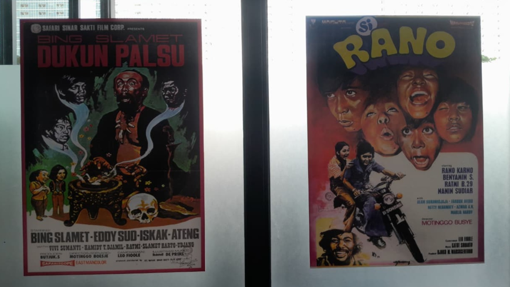 Sejumlah poster film yang disutradarai atau naskahnya ditulis oleh Motinggo Busye Sejumlah poster film yang disutradarai atau naskahnya ditulis oleh Motinggo Busye