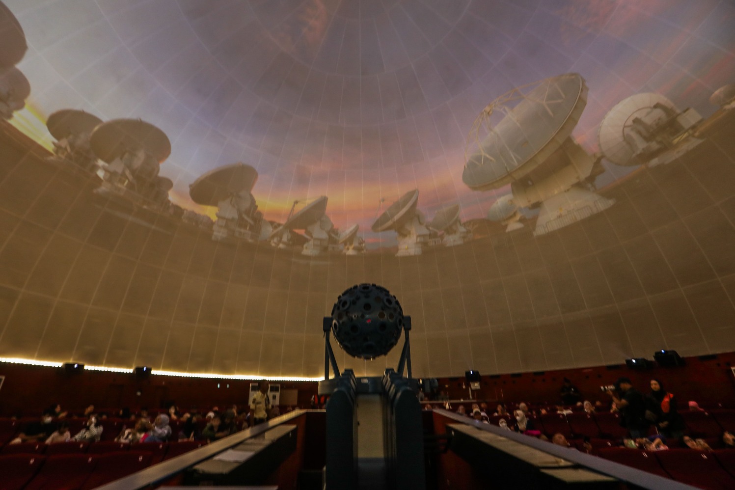 Planetarium Jakarta (Sumber gambar: Bisnis/Fanny Kusuma Wardhani) Planetarium Jakarta (Sumber gambar: Bisnis/Fanny Kusuma Wardhani)