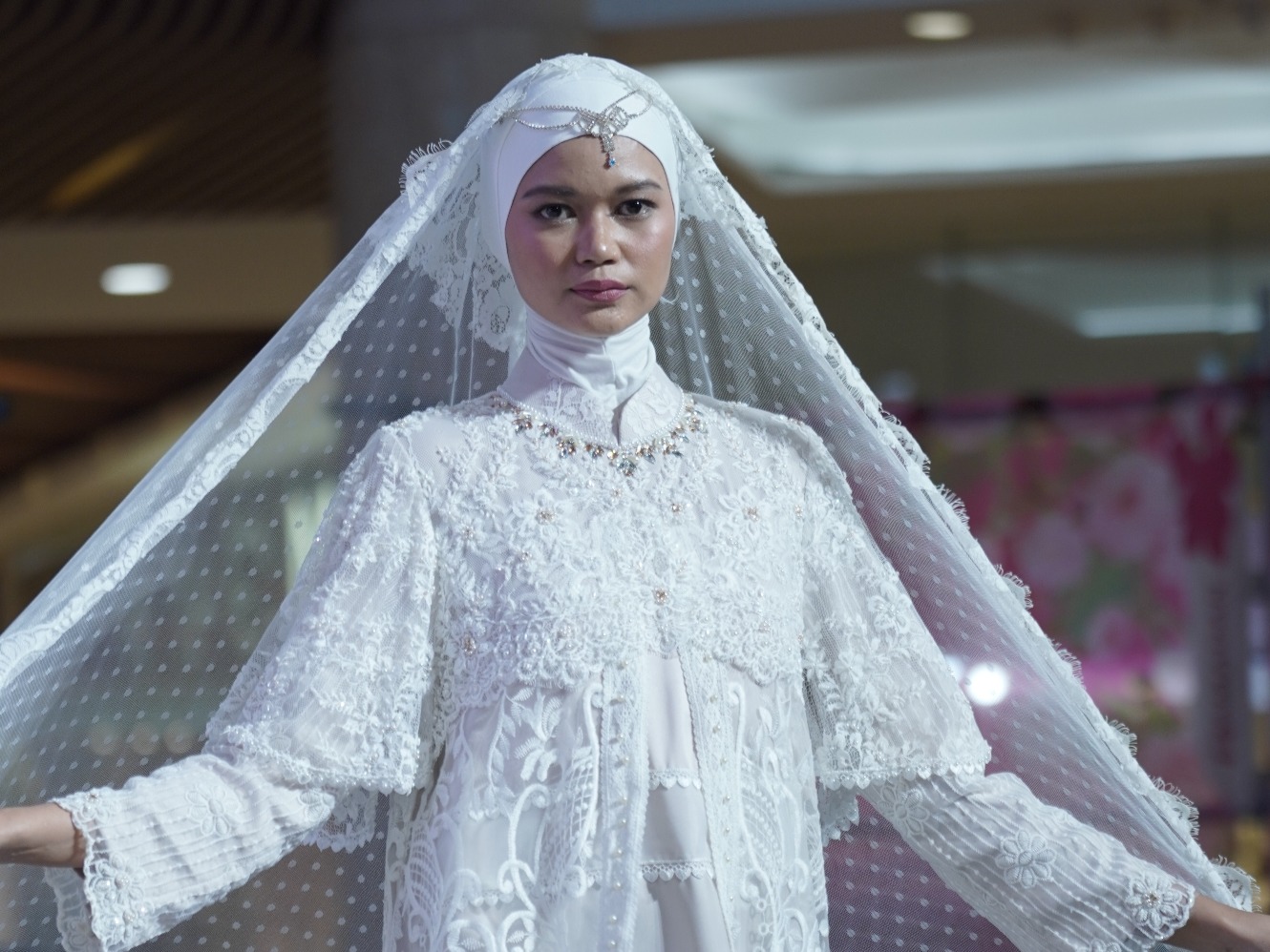 Sentuhan lace di koleksi busana Lebaran (sumber : Kota Kasablanka)
