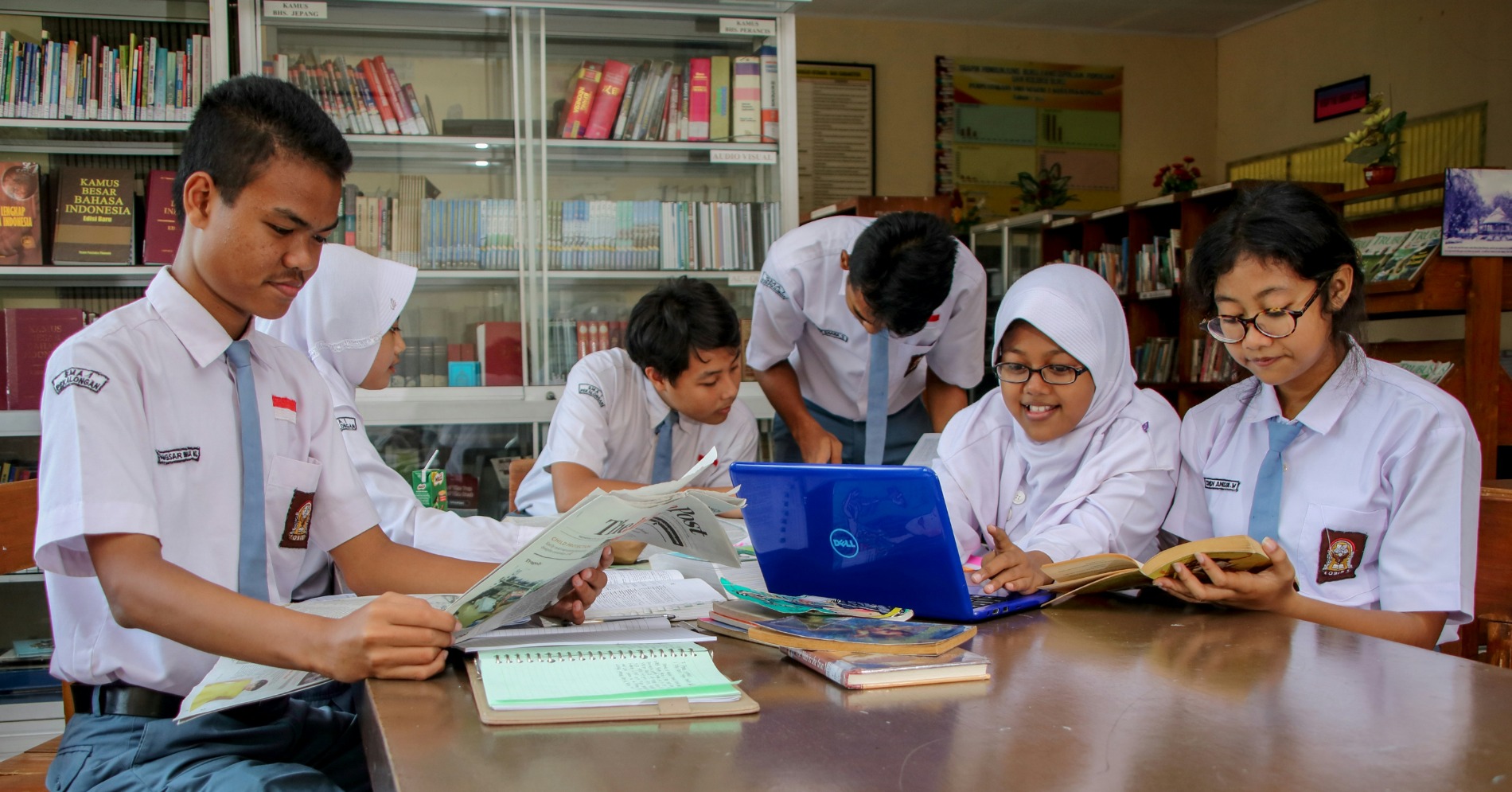 Hypeabis - Penjurusan IPA, IPS dan Bahasa di SMA Bakal Berlaku Lagi pada Tahun Ajaran 2025/2026