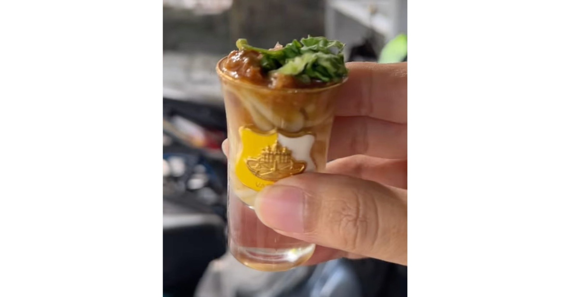 Mie Ayam One Shot di Gelas Sloki Viral di Bantul
