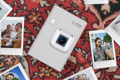 Fujifilm Luncurkan Instax Mini LiPlay+, Jadi Kamera Instan Selfie Pertama yang Bisa Rekam Suara