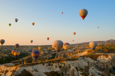 Viral Gara-Gara Film Seri, Ini 6 Destinasi Wisata Menarik di Cappadocia
