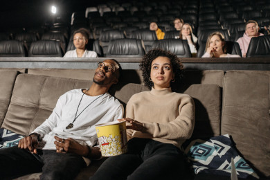 Duh, Hangout di Mal dan Nonton Bioskop Dibatasi Lagi Nih!