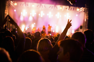 5 Tip Mengatasi Pegal-Pegal Sehabis Menonton Konser