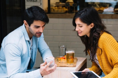 Waspada Tinder Swindler, Simak 7 Kiat Cari Pasangan di Aplikasi Kencan