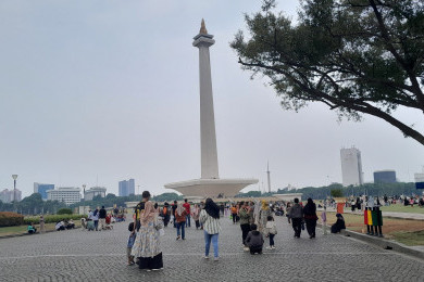 Monas Masih Jadi Primadona Warga Jabodetabek Mengisi Libur Natal 2023