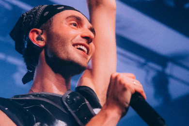 Greyson Chance Nostalgia Bareng Penggemar Indonesia di Konser The Gold Tour