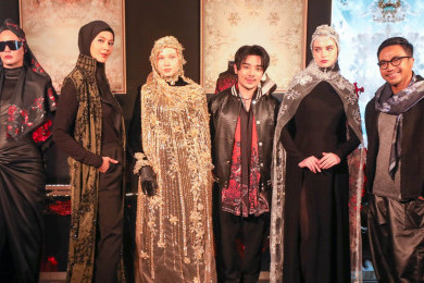 Tex Saverio Gaet Bubah Alfian & Paula Verhoeven, Luncurkan Koleksi Scarf Penuh Afirmasi Positif