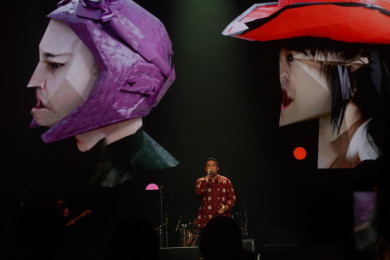 Menikmati Wahana Penuh Emosional di Konser Memoar Sal Priadi
