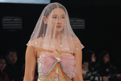 Motif Bunga dan Metamorfosis Kupu-Kupu dalam Koleksi Nona Rona dan Dya Sejiwa