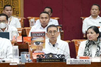Fadli Zon Janji Penulisan Sejarah Nasional Lebih Terbuka & Berbasis Temuan Baru
