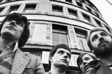 Jejak Muram Joy Division yang Membentuk Musik Alternatif Dunia