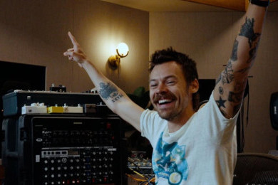 Harry Styles Rilis Aperture, Single Pembuka Album Kiss All The Time. Disco, Occasionally