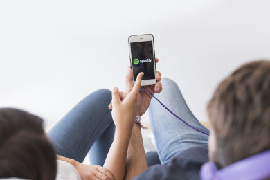 Spotify Kolaborasi dengan Netflix, Suguhkan Konten Visual dan Video Podcast