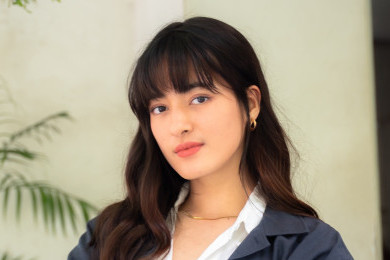 Mawar De Jongh Perdana Rilis Lagu Upbeat berjudul Tinggal, Jadi OST Tinggal Meninggal