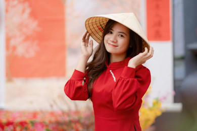 10 Rekomendasi Oleh-oleh Khas Vietnam, Baju Ao Dai sampai Topi Non La
