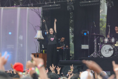 Ketika Melankolisnya Bernadya Berubah Jadi Pop Rock di Pestapora 2025