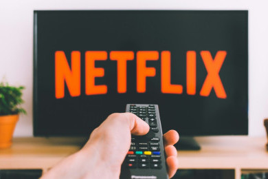 10 Serial Orisinal Netflix yang Wajib Masuk Watchlist 2026