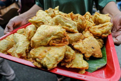 Sering Makan Gorengan Saat Berbuka? Ini Dampaknya bagi Tubuh