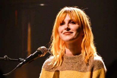 Hayley Williams Perkenalkan Grup Musik Power Snatch, Rilis Tiga Single Sekaligus