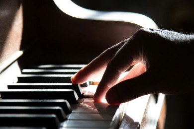 Vidi Aldiano Digugat Terkait Lagu Nuansa Bening, Tuntutan Ganti Ruginya Rp24,5 Miliar
