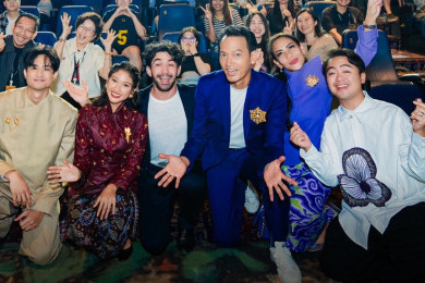 Reza Rahadian Raih 4 Penghargaan di Busan Vision Awards Lewat Film Pangku
