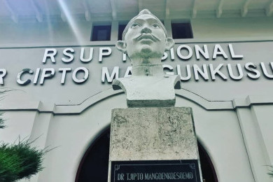 Hypereport: 10 Dokter Indonesia yang Berjasa sejak Era Perjuangan Kemerdekaan