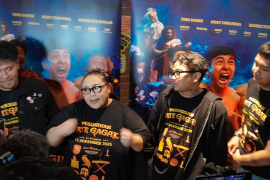 Suguhan Cerita Lucu dan Absurd di Trailer Film Pesugihan Sate Gagak