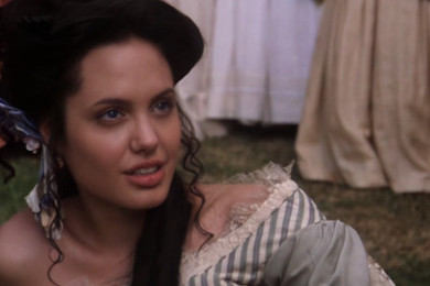 Debut Sunyi Angelina Jolie di True Women Sebelum Menjadi Ikon Hollywood