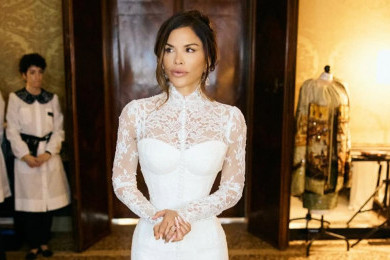 Lauren S&aacute;nchez Pakai 27 Busana di Pesta Penikahannya dengan Jeff Bezos