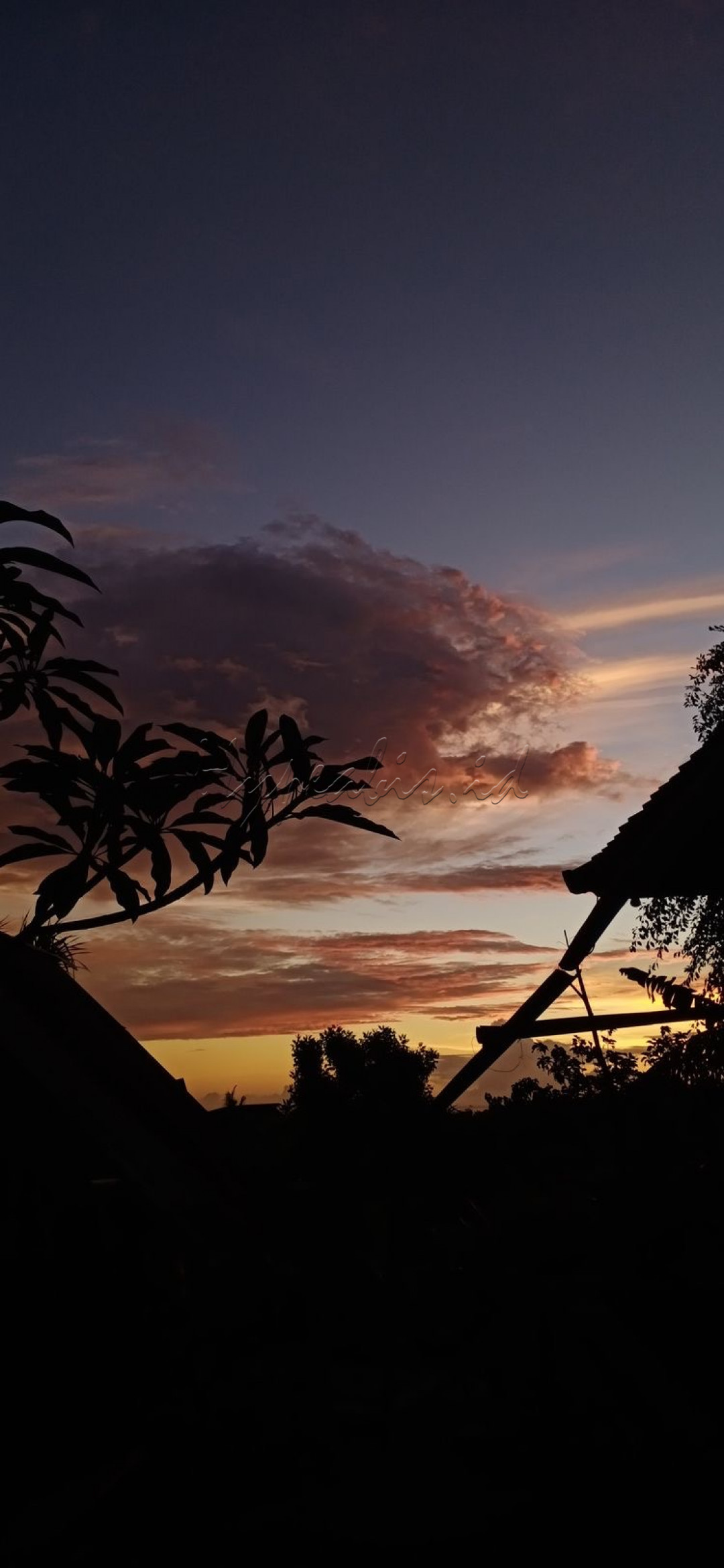 Senja di ujung sana