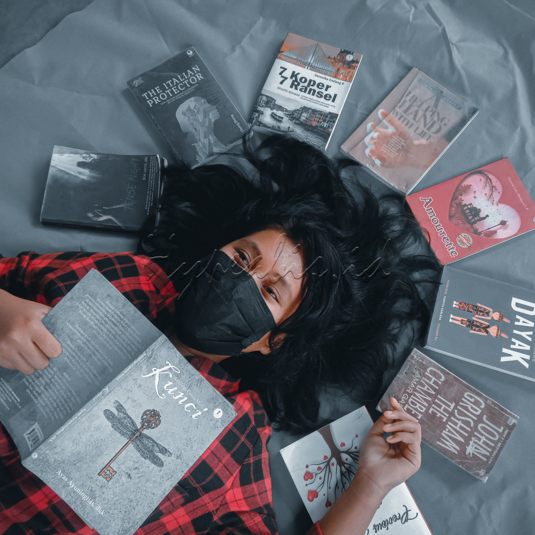 Mau tahu salah kunci survive di masa Pandemi yang makin ngeri?<br />
yaps, Literasi!<br />
Dengan literasi kita bisa makin berani di masa pandemi lhoo, kok bisa? Sebab ilmu yang kita serap dari membaca,menulis dan berdiskusi,nyatanya mampu membuat banyak generasi muda makin berani bereksperimen dan berekspresi.<br />
<br />
??????jadi,bergegaslah generasi muda bangsa!<br />
tingkatkan literasi dan mulailah beraksi!