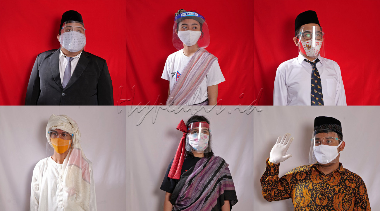 Mahasiswa inklusif atau berkebutuhan khusus &nbsp;berpose dengan menirukan gaya pahlawan lembaga pendidikan dan keterampilan "Kampusnya Manusia" kawasan Jatisampurna, Bekasi, Jawa Barat, Kamis (14/8/2020). Mahasiswa dan mahasiswi inklusif atau berkebutuhan khusus menirukan gaya pahlawan saat menyambut hari kemerdekaan &nbsp;HUT RI ke-75
