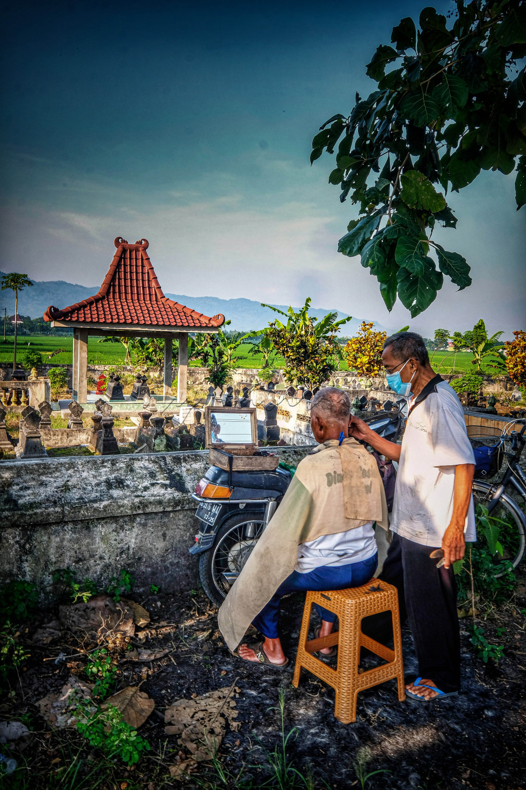 Masa Adaptabilty ditandai aktivitas masyarakat mulai menggeliat terutama sektor ekonomi. Pelaku ekonomi dengan kerendahan hati dituntut untuk taat aturan main selama masa Adaptabilty terutama tentang prokes. Semua ditujukan agar geliat ekonomi masa Adaptabilty dapat berlangsung lama. Tentu ini akan semakin berhasil bila ditopang semangat yang tangguh dan inovatif dari pelaku ekonomi.