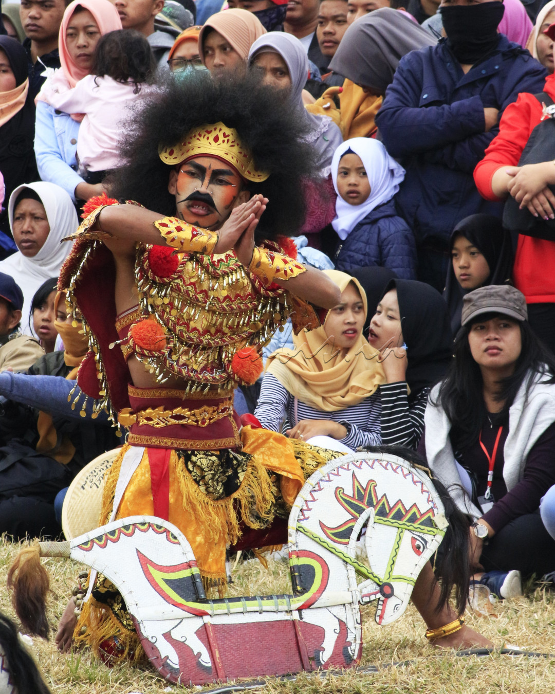Tarian khas daerah pegunungan Dieng Wonosobo Jawa Tengah. Tarian tradisional yang biasa ditampilkan untuk acara-acara &nbsp;budaya masyarakat setempat.&nbsp;