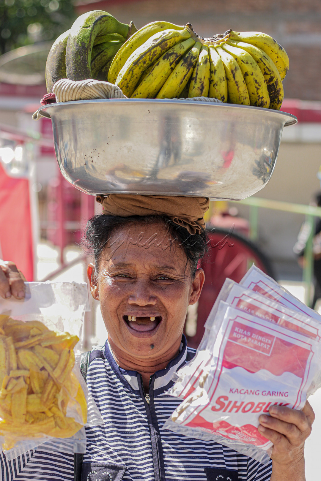 Balige merupakan destinasi wisata yang terletak di Toba, Sumatera Utara. Selain keindahan Danau Tobanya, Balige juga dikenal dengan lezatnya kuliner khas lokal seperti Kacang Sihobuk dan Olahan-olahan Buah Pisang
<div><br />
??????Para pedagang di Balige juga dikenal ramah dan murah senyum terhadap wisatawan. Harga yang dijual termasuk murah, tetapi rasanya tidak murahan.??????</div>