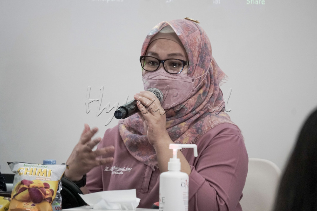 Psikiatri Brawijaya Hospital Sahardjo Dian Pitawati memberikan pemaparan saat acara Parenting Class Mental Health Matters di Auditorium Brawijaya Hospital Saharjo, Jakarta, Kamis (27/1). Kelas edukasi kesehatan tersebut membahas mengenai pentingnya menjaga kesehatan mental guna menikmati kehidupan sehari - hari dan mampu menjalin hubungan positif dengan orang lain.