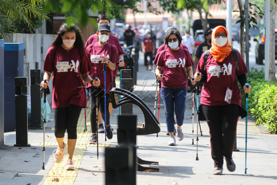 Komunitas Jalan Nordik Indonesia (KJNI) mulai memperkenalkan Jalan Nordik sejak 2017, untuk mematahkan stigma yant menganggap penggunaan tongkat hanya untuk orang yang sakit.&nbsp;