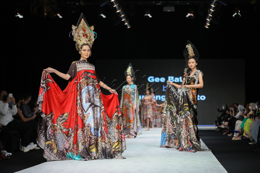 Indonesia Fashion Week kembali digelar setelah vakum karena pandemi COVID-19.