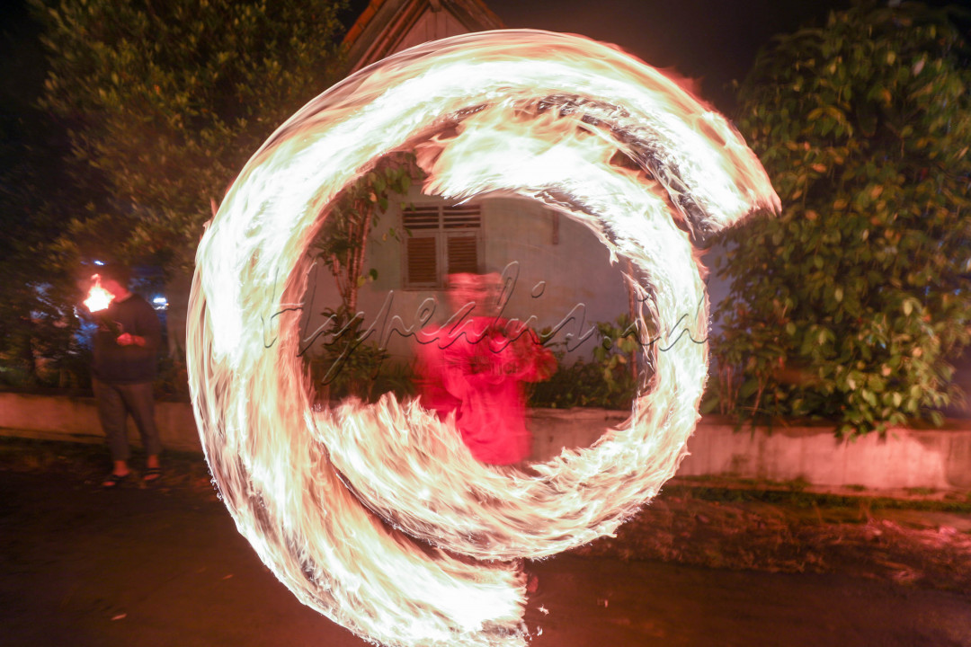Warga Cilongok, Banyumas, Jawa Tengah menggelar pawai abit-abitan atau api keliling desa.
<div>&nbsp;</div>