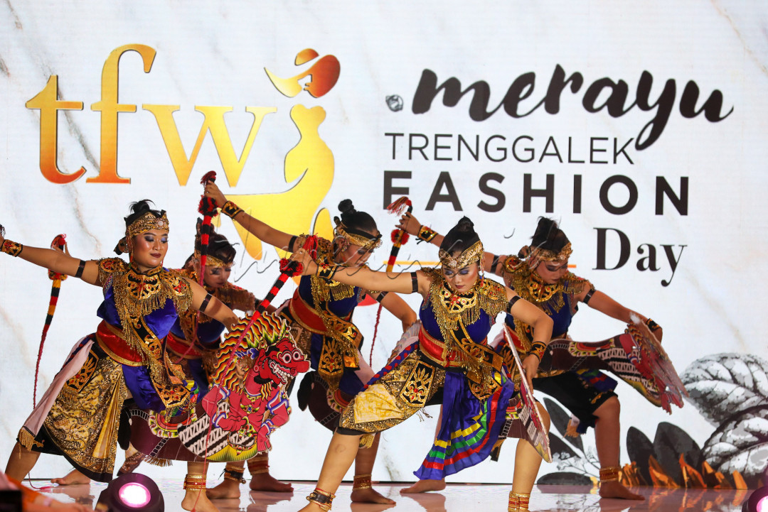 Acara ini diselenggarakan untuk memperkenalkan pesona kesenian dan batik Trenggalek sebagai Lokal Wisdom Jawa Timur.